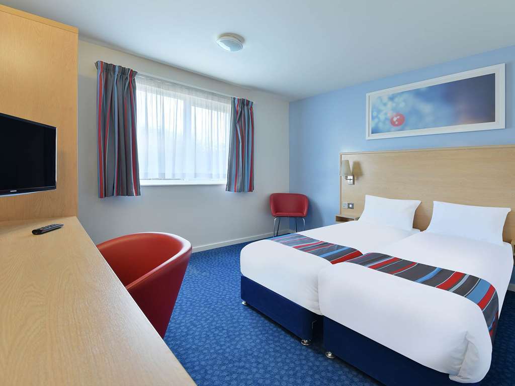 Travelodge Reading Whitley Cameră foto